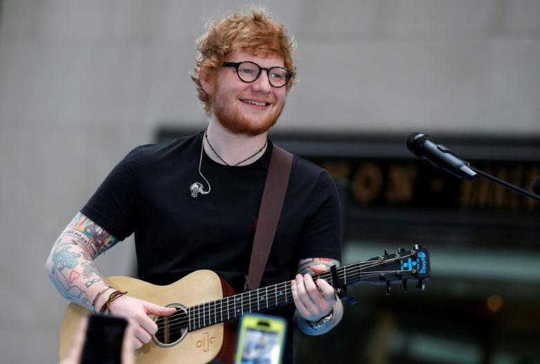 Ed Sheeran bắt đầu sáng tác khi anh học tại trường cấp II