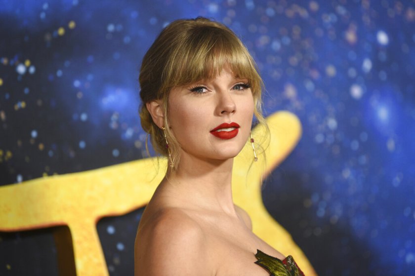 Taylor Swift gặp nhiều khó khăn và áp lực