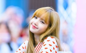 Lisa - cô em út của nhóm BLACKPINK