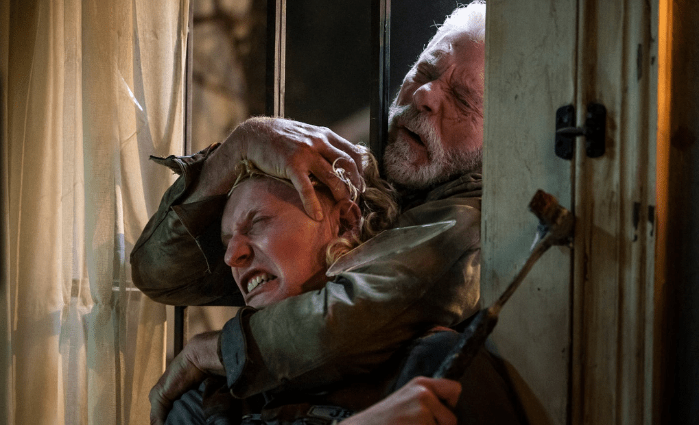 Khác với phần trước, Dont Breathe 2 được lồng ghép với nhiều phân cảnh hành động rượt đuổi, gây cấn hơn